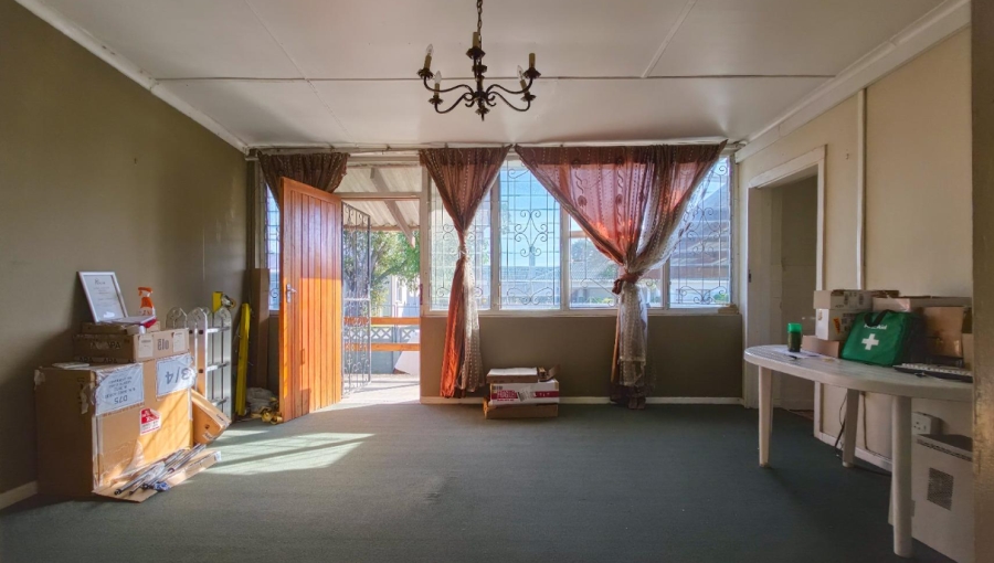 5 Bedroom Property for Sale in Selborne Eastern Cape